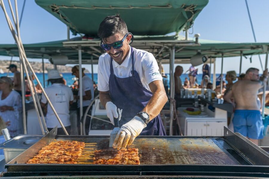 Palma de Mallorca: 5-Hour Catamaran Cruise with Lunch & Swim - What to bring and what to expect onboard