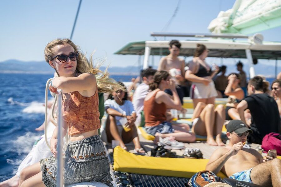 Palma de Mallorca: 5-Hour Catamaran Cruise with Lunch & Swim - Barbecue lunch with a view of the sea