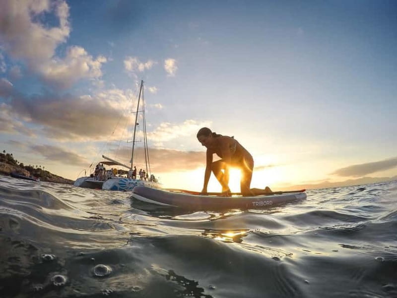 Palma de Mallorca: Deluxe Catamaran Sailing Tour with Meal - Sunset sailing brings a different mood