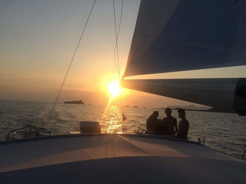 Palma de Mallorca: Deluxe Catamaran Sailing Tour with Meal - Food, drinks, and comfort on board