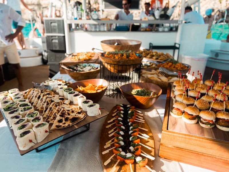 Palma de Mallorca: Half-Day Catamaran Tour with Buffet Meal - Day cruise or sunset sail?