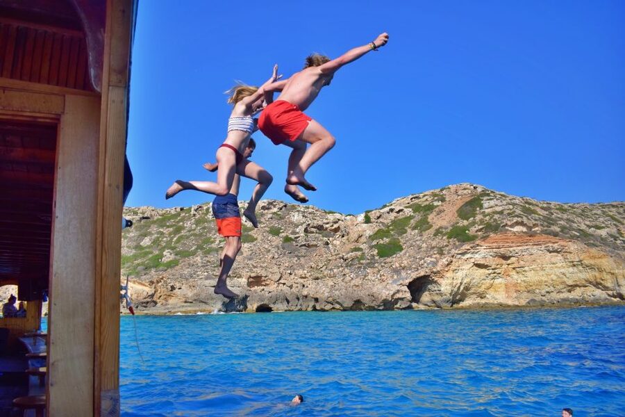 Palma de Mallorca: Palma Bay Boat Tour with Snorkeling - Who will enjoy Barca Samba most
