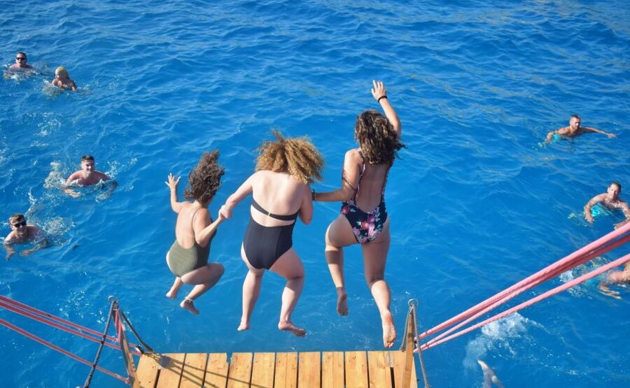 Palma de Mallorca: Palma Bay Boat Tour with Snorkeling - The southern bay swim stop