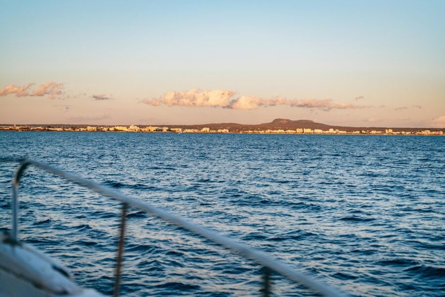 Palma de Mallorca: Sunset Boat Tour - Should you book the Barca Samba sunset boat?