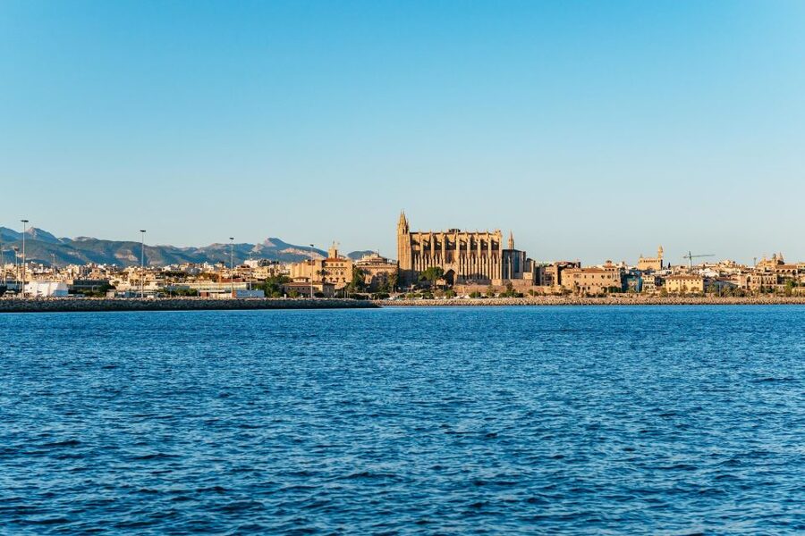 Palma de Mallorca: Sunset Boat Tour - The sunset and the Tramuntana Mountains