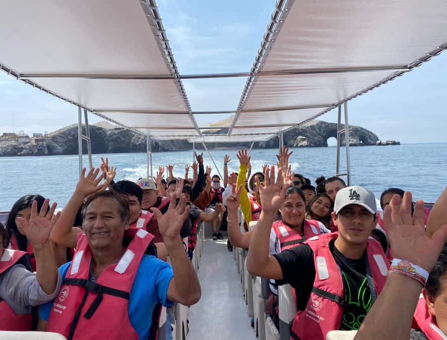 Paracas: Ballestas Islands Morning Boat Tour - Setting out from Muelle El Chaco