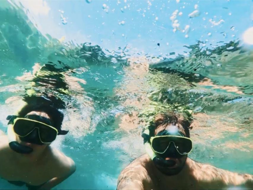 Paraty Bay: Islands & Beaches Boat Tour with Snorkeling - Life onboard between the stops