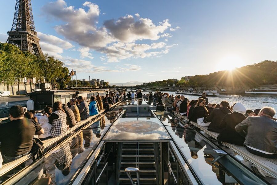 Paris: 1-Hour Sightseeing Cruise and 3-Course Bistro Dinner - Why this Paris combination works