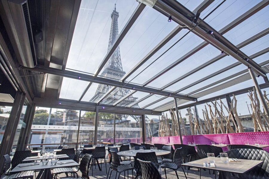 Paris: 1-Hour Sightseeing Cruise and 3-Course Bistro Dinner - Getting the best Eiffel Tower moment