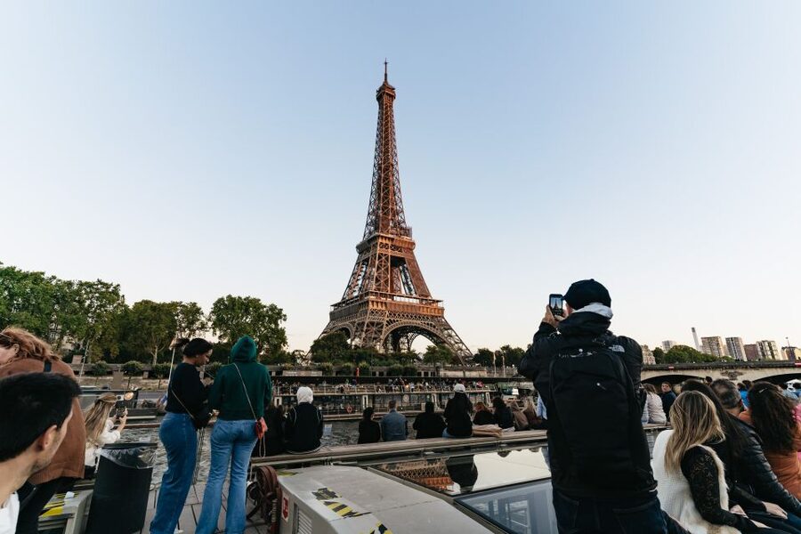 Paris: 1-Hour Sightseeing Cruise and 3-Course Bistro Dinner - Value at $76 per person
