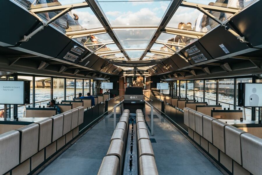 Paris: 1-Hour Sightseeing Cruise and 3-Course Bistro Dinner - Who should book this experience?