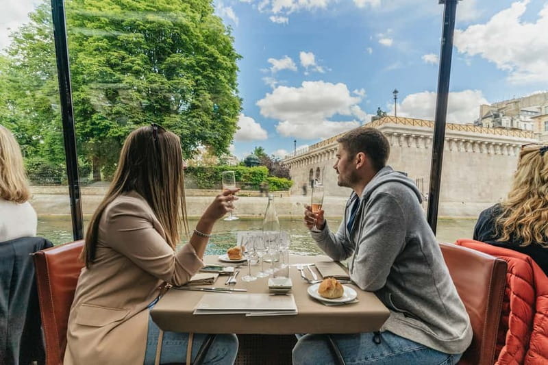 Paris: 2-Hour River Seine Lunch Cruise with 3-course-menu - The route from Les Invalides to Musée d’Orsay