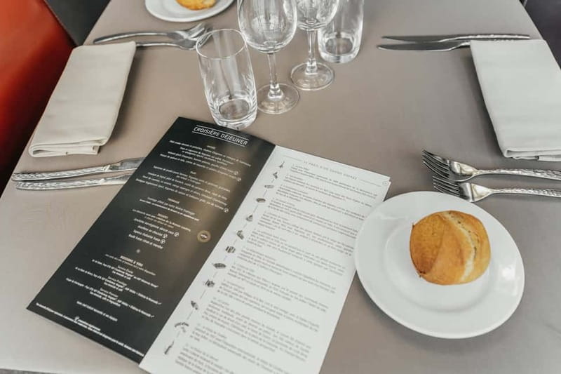 Paris: 2-Hour River Seine Lunch Cruise with 3-course-menu - Île de la Cité and Notre Dame