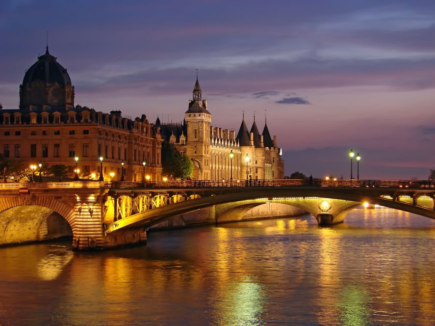 Paris: 3-Course-Dinner Cruise with Wine on the Seine River - The Seine route, from Les Invalides to Île Saint-Louis