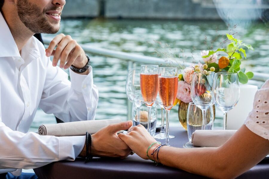 Paris: 3-Course-Dinner Cruise with Wine on the Seine River - Service, atmosphere, and the pace of the evening