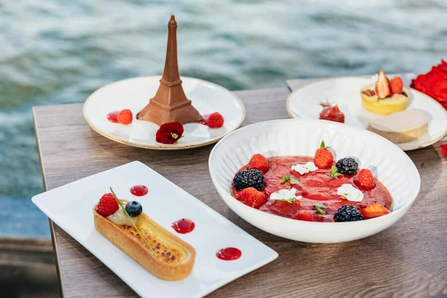 Paris : 3-Course Gourmet Dinner Cruise on Seine River - Boarding near the Musée d’Orsay