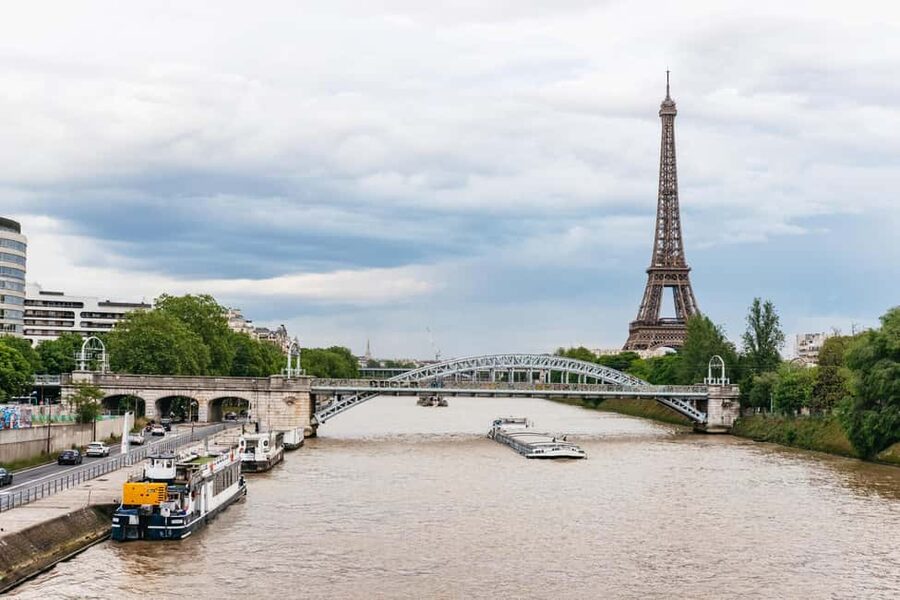 Paris: 3-Course Italian Meal Seine Cruise - Tiramisu and time on the Seine