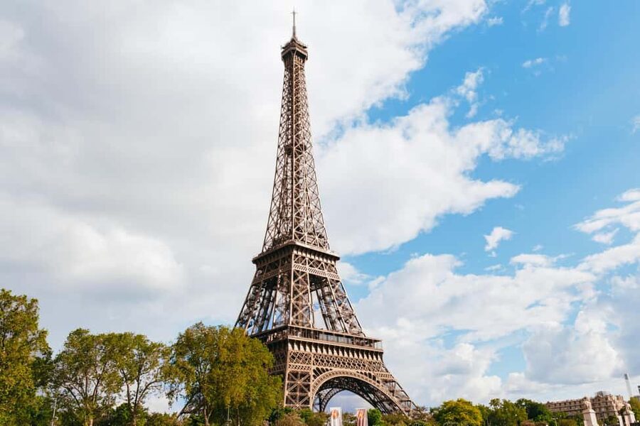 Paris: 3-Course Italian Meal Seine Cruise - Inside the boat: cozy seating and open views