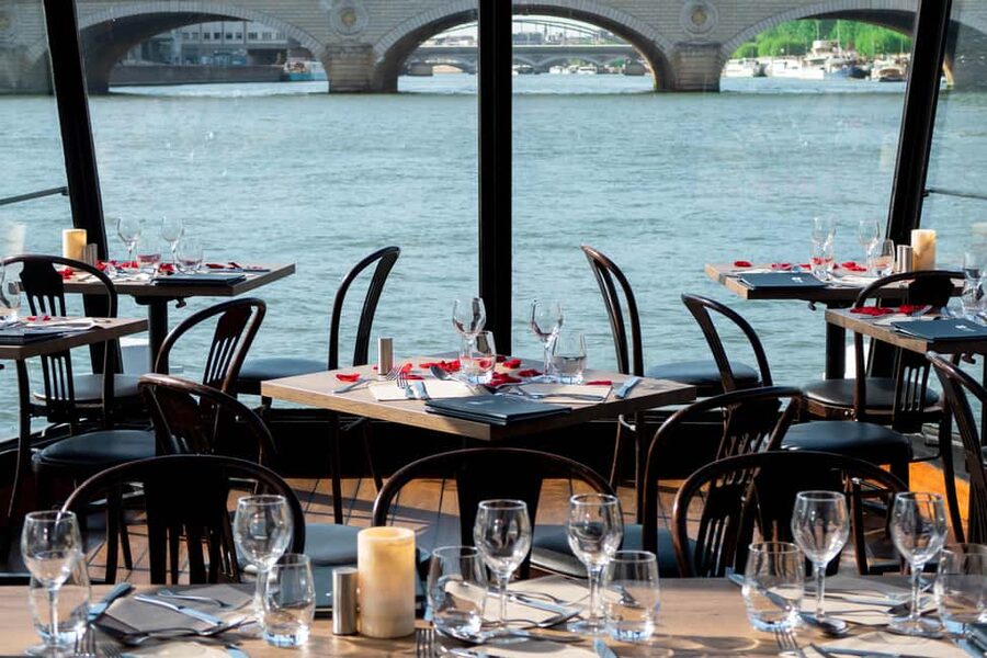 Paris: 3-Course Lunch Cruise on the River Seine - Service, seating, and the feel on board