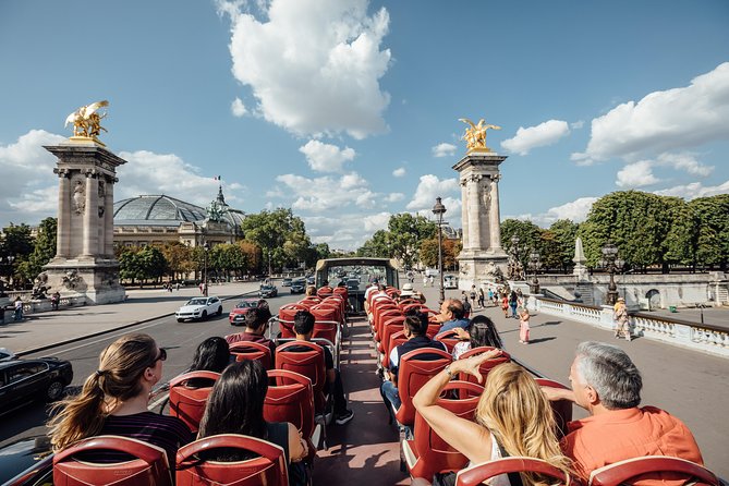 Paris Big Bus Hop-On Hop-Off Tour with Optional River Cruise - The commentary is useful, but not always consistent