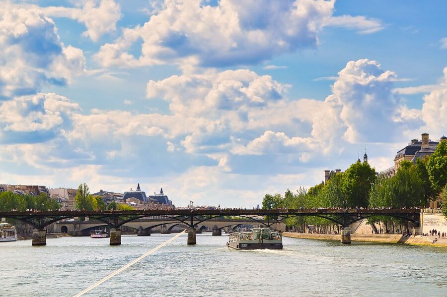 Paris: Day or Sunset Cruise with Drink, Ice Cream or Dessert - The Trocadéro treat requires a separate stop