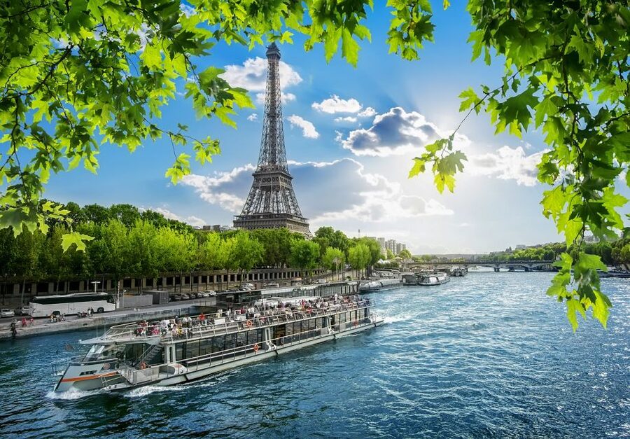 Paris: Day or Sunset Cruise with Drink, Ice Cream or Dessert - Starting beneath the Eiffel Tower at Bateaux Parisiens