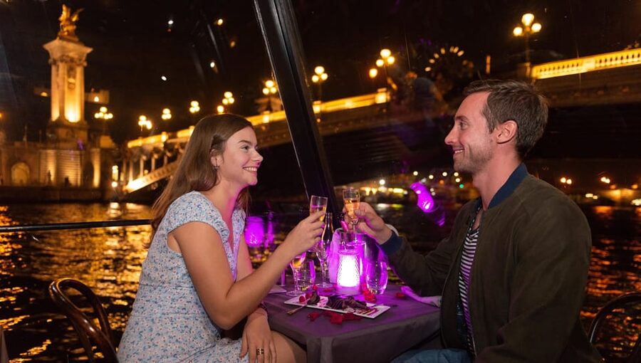 Paris: Eiffel Tower, Dinner Cruise and Moulin Rouge Show - Dinner at the Eiffel Tower option