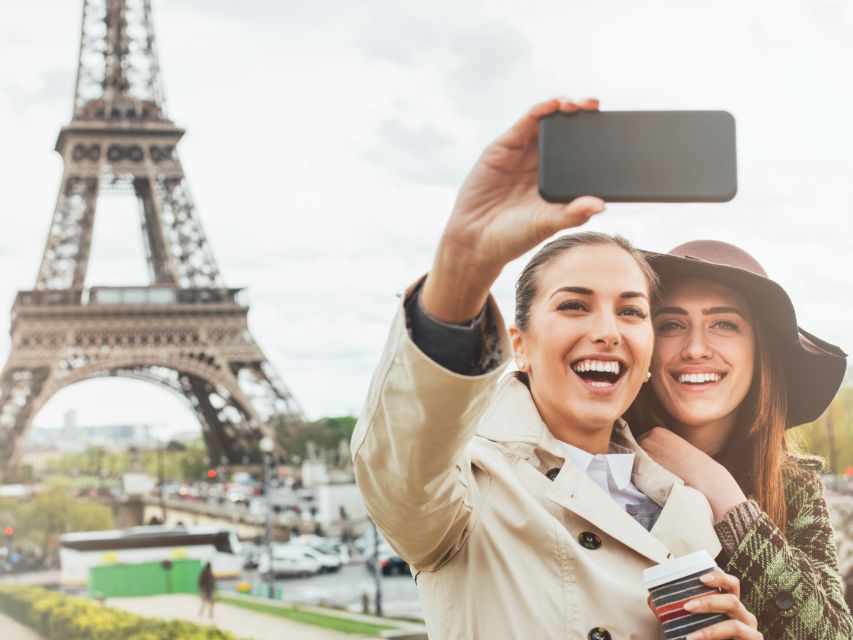Paris: Eiffel Tower Hosted Tour, Seine Cruise and City Tour - Entering the Eiffel Tower with hosted access
