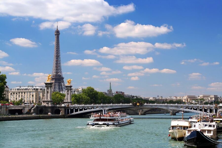 Paris: Eiffel Tower Tour & Seine River Cruise Tour - The second floor: the main viewing stop