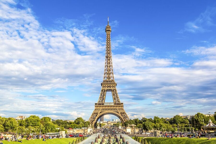 Paris: Eiffel Tower Tour & Seine River Cruise Tour - The summit option and its extra wait