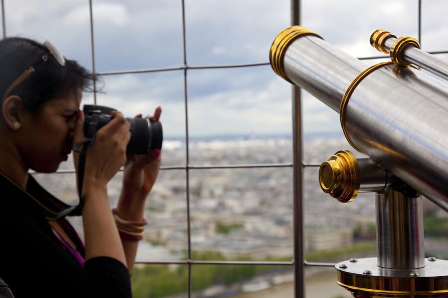 Paris: Eiffel Tower Tour & Seine River Cruise Tour - The guide is a major part of the value