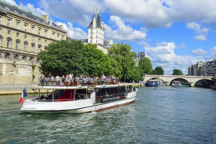 Paris: Eiffel Tower Tour & Seine River Cruise Tour - Who should book this Eiffel Tower and Seine package?
