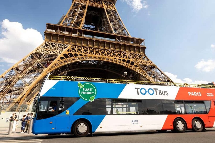 Paris: Hop-on Hop-off Bus Tour & Seine Cruise Bundle Tour - Start with one complete circuit