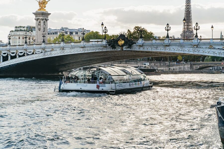 Paris: Hop-On Hop-Off Seine Cruise Pass with 9 Stops - Key points to know before you board