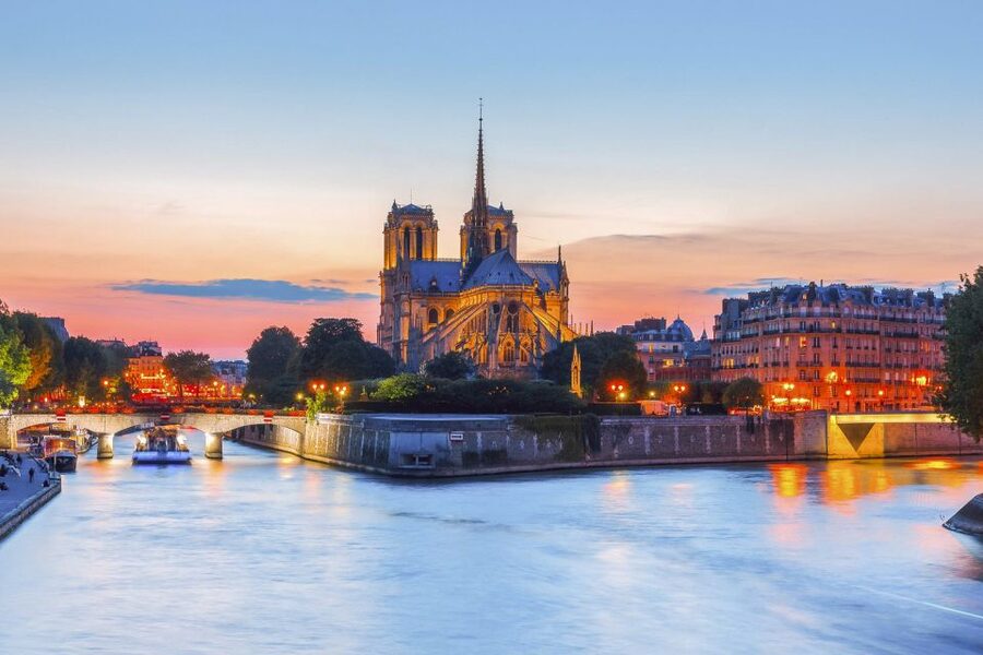 Paris: Illuminations River Cruise with Audio Commentary - Who will enjoy this cruise most?