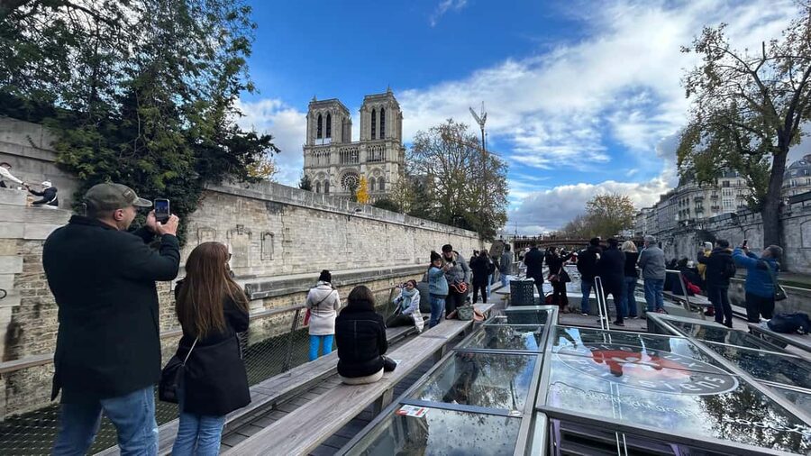 Paris: Illuminations River Cruise with Audio Commentary - Why a Seine cruise is a smart first look at Paris