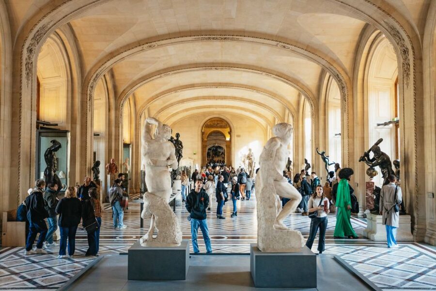 Paris: Louvre Museum Entry Ticket With Host and River Cruise - Planning the day without rushing