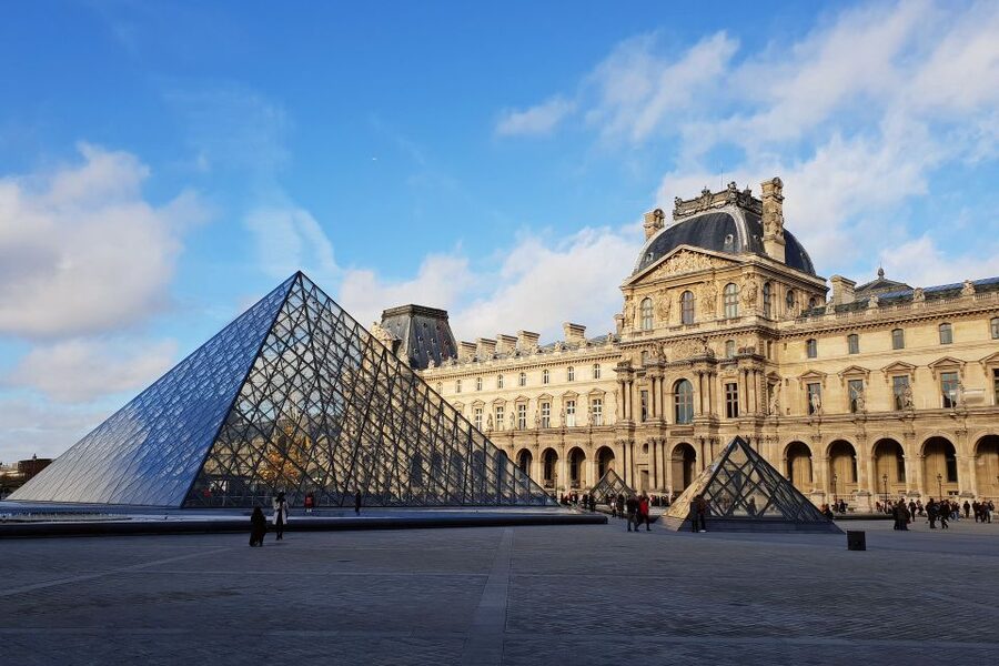 Paris: Louvre Reserved Ticket and River Cruise Combo - Visiting the Mona Lisa without losing the day