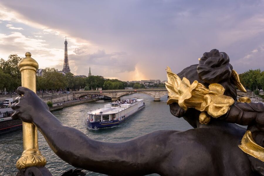 Paris: Romantic Cruise with 3-course Dinner on Seine River - Is $94 good value?