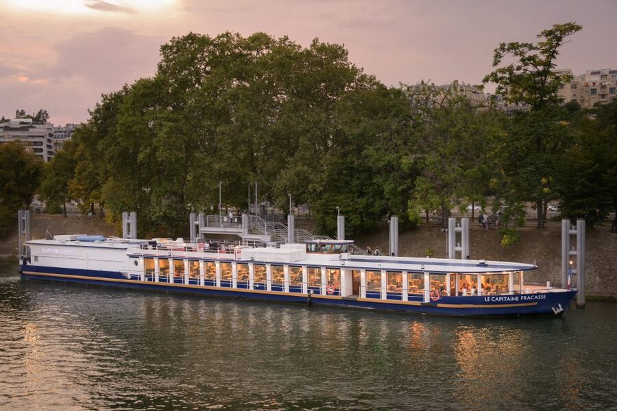 Paris: Romantic Cruise with 3-course Dinner on Seine River - The Eiffel Tower, Pont de l’Alma, and the first stretch