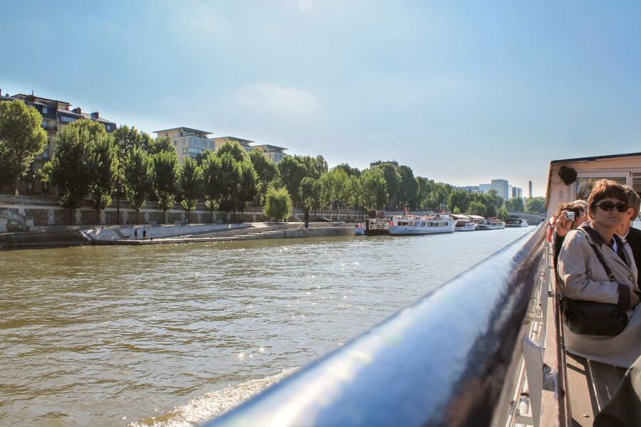 Paris: Seine River and Canal Saint-Martin Cruise - Frederic Lemaître, Hôtel du Nord, and the Dead Lock