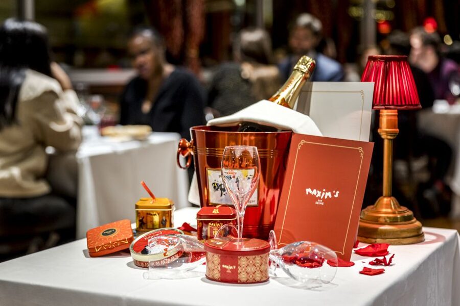 Paris: Seine River Cruise with 3-Course Dinner & Live Music - Choosing between the 6:45 and 9:15 departures
