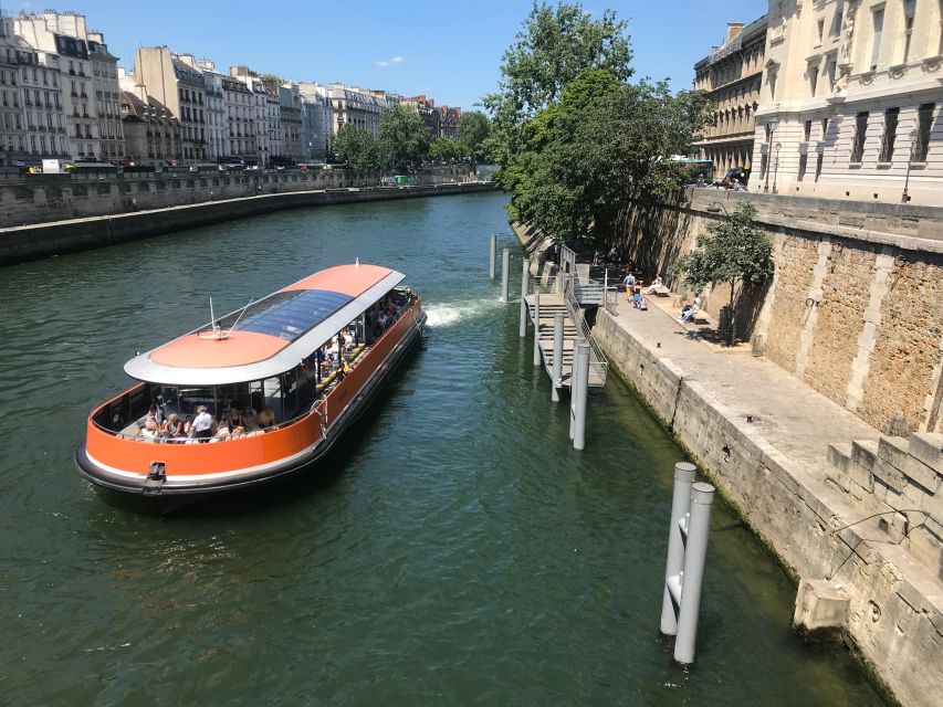 Paris: Seine River Panoramic Cruise - Snacks, drinks, and the relaxed pace