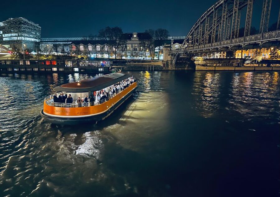 Paris: Seine River Panoramic Cruise - Access, timing, and practical limits