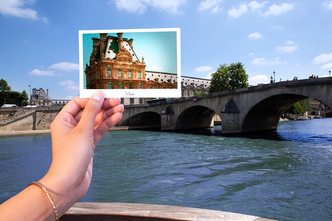 Paris Seine River Sightseeing Cruise with Commentary by Bateaux Parisiens - The Conciergerie, Louvre, and Place de la Concorde