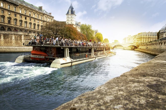 Paris Seine River Sightseeing Cruise with Commentary by Bateaux Parisiens - Pont Alexandre III and the golden dome of Les Invalides