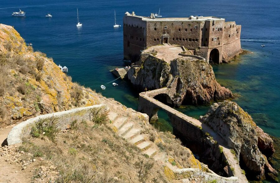 Peniche: Berlengas Roundtrip and Glass-Bottom Boat Cave Tour - Two hours on Berlenga Island