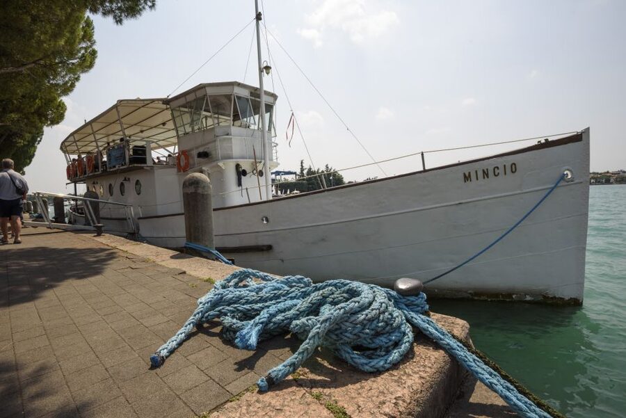 Peschiera: Half-Day Lake Garda Cruise with Lunch - Leaving Peschiera and finding the meeting point
