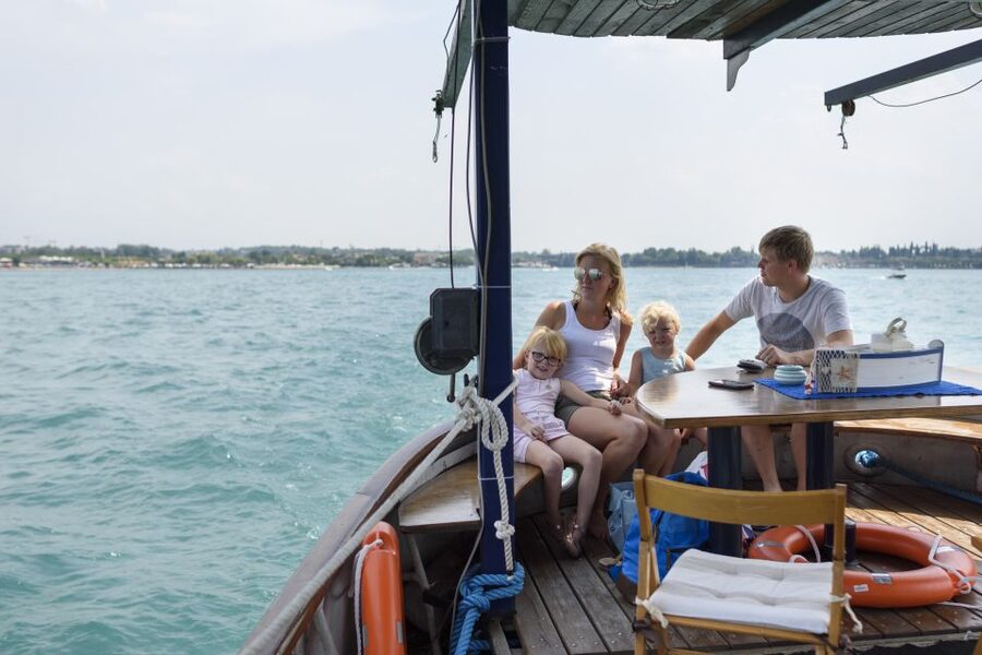 Peschiera: Half-Day Lake Garda Cruise with Lunch - The swimming stop from the boat