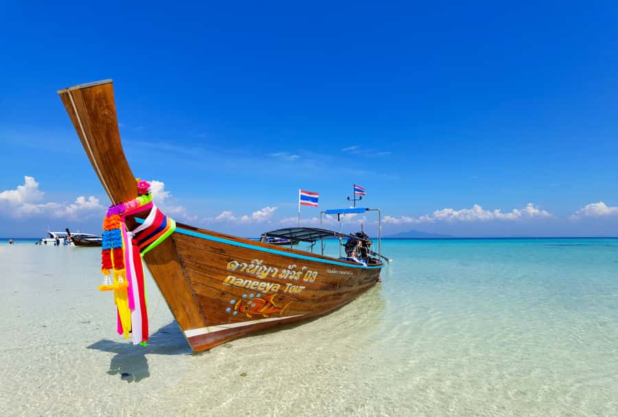 Phi Phi: Private Longtail Boat to Maya Bay with Snorkeling - What the captain and boat service are like